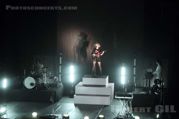 ST VINCENT - 2014-02-18 - PARIS - La Cigale - 